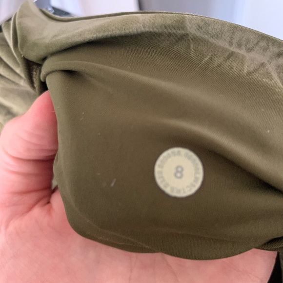 Lululemon Crop Legging - Picture 3 of 4